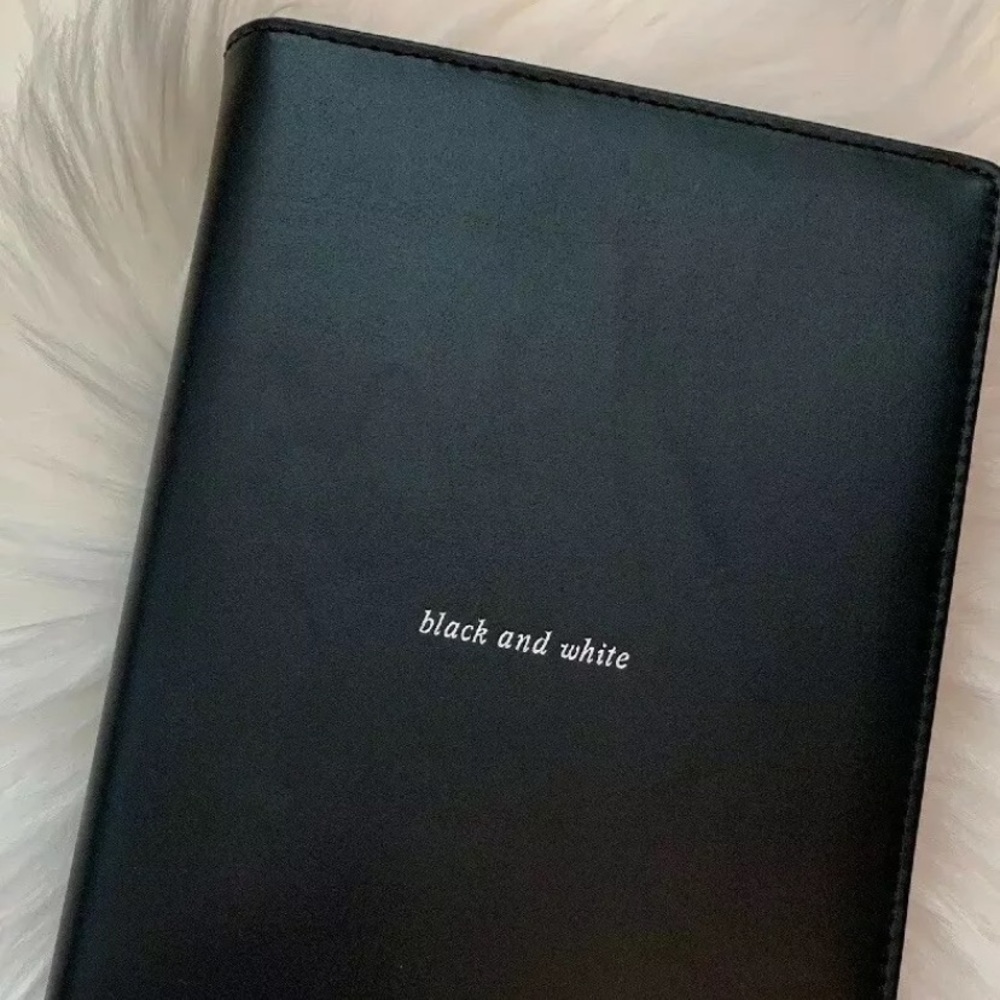Kate Spade ♠️ Nook Reader Case